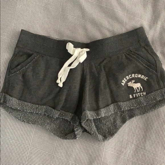 Abercrombie & Fitch Pants - Abercrombie & Fitch Shorts, S